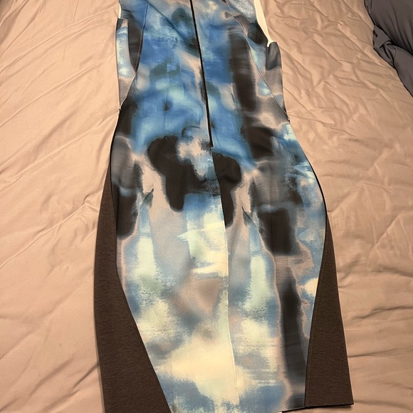 T Tahari Blue and Gray Tie Dye Midi Dress 6 - Picture 7 of 11
